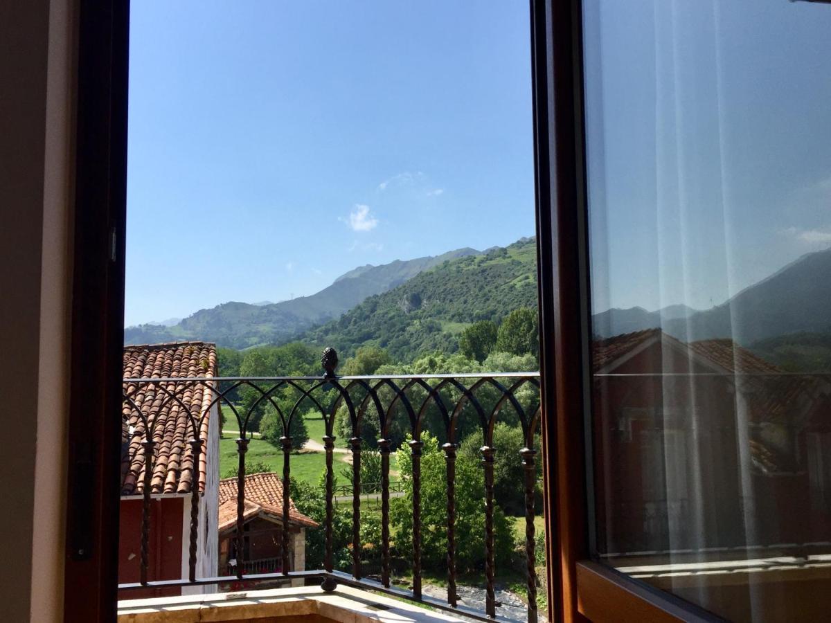 Hotel Trespalacios Панес Екстериор снимка