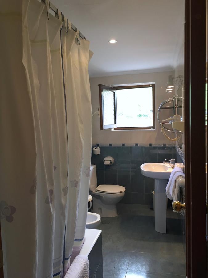 Hotel Trespalacios Панес Екстериор снимка